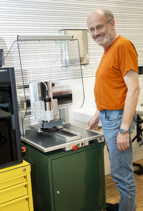 Werkstattwart Dieter Bühler im CreatorLab